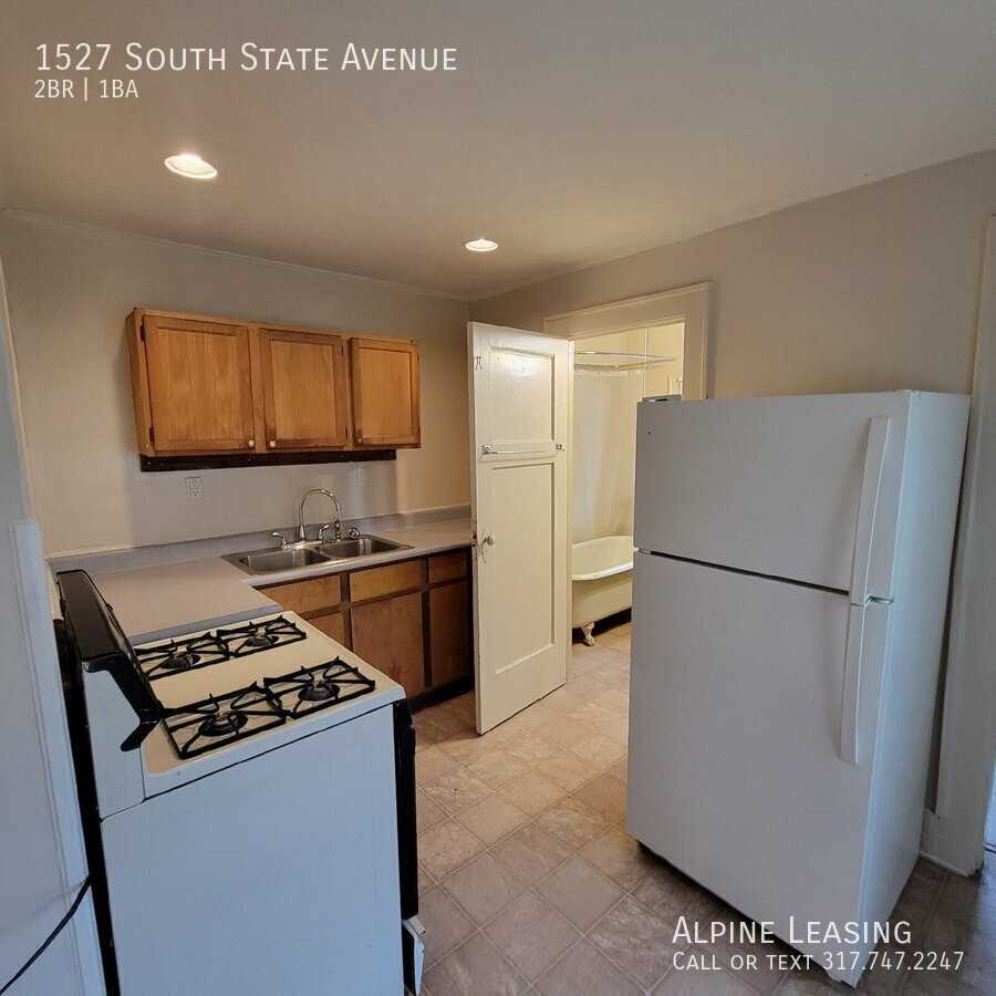 1527 S State Ave - Photo 4 of 7