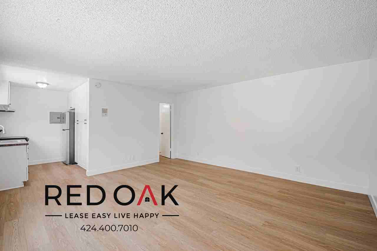 11051 Barnwall St #4 - Photo 4 of 14