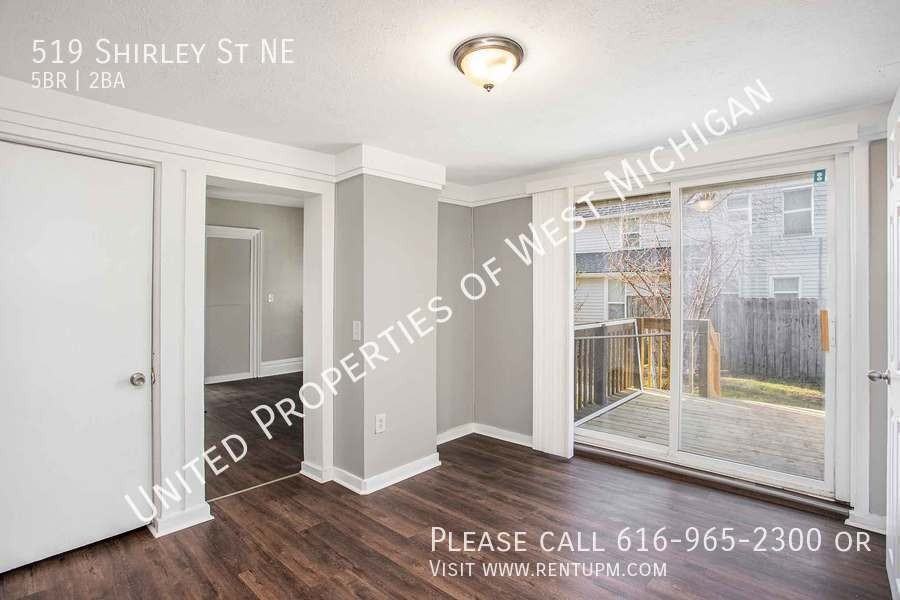 519 Shirley St Ne - Photo 6 of 20