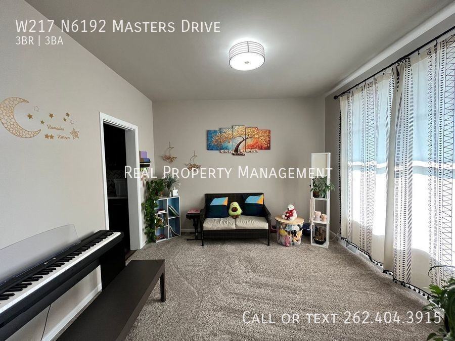 W217N6192 Masters Dr - Photo 3 of 18