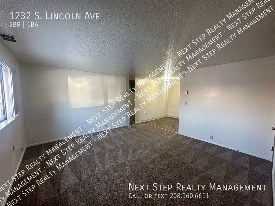 1232 S Lincoln Ave - Photo 2 of 11