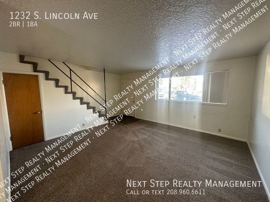 1232 S Lincoln Ave - Photo 3 of 11