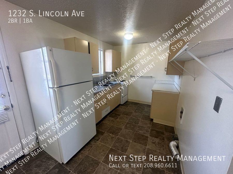 1232 S Lincoln Ave - Photo 4 of 11