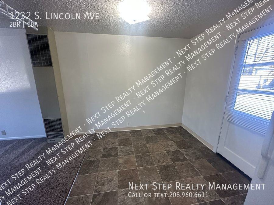 1232 S Lincoln Ave - Photo 5 of 11