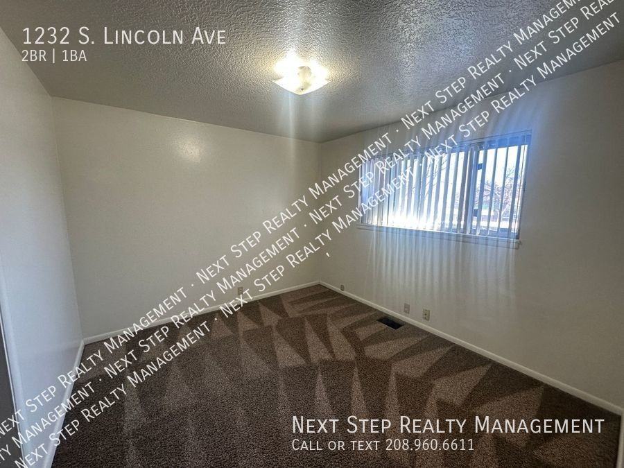 1232 S Lincoln Ave - Photo 6 of 11