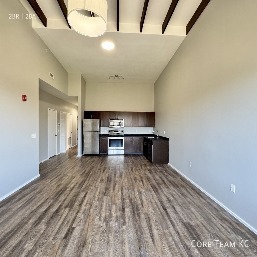 3632 Gillham Rd #N303 - Photo 3 of 7