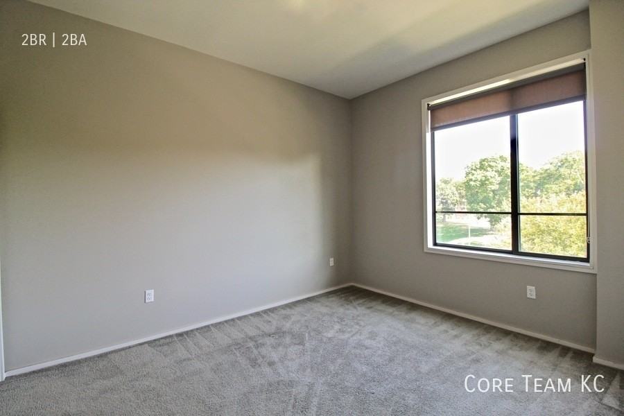 3632 Gillham Rd #N303 - Photo 4 of 7