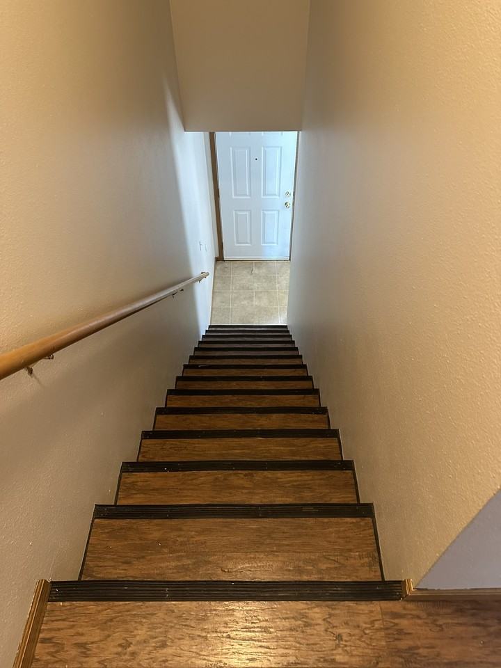 223 N Clinton St - Photo 3 of 28