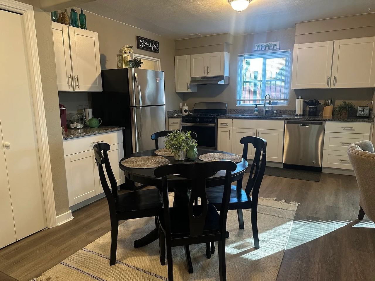 208 University Blvd Se - Photo 2 of 13