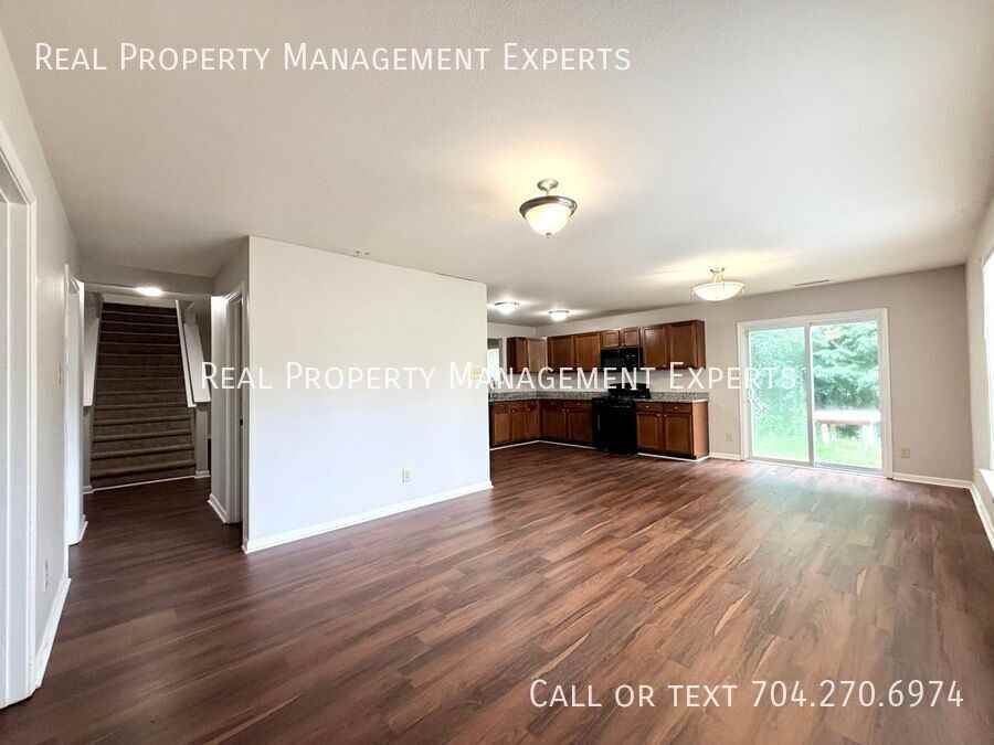 8609 Old Potters Rd - Photo 5 of 16