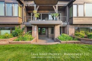 featured image of 877 Sw Theater Dr