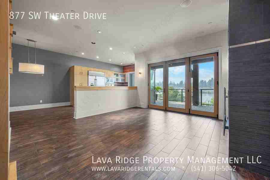 877 Sw Theater Dr - Photo 5 of 48