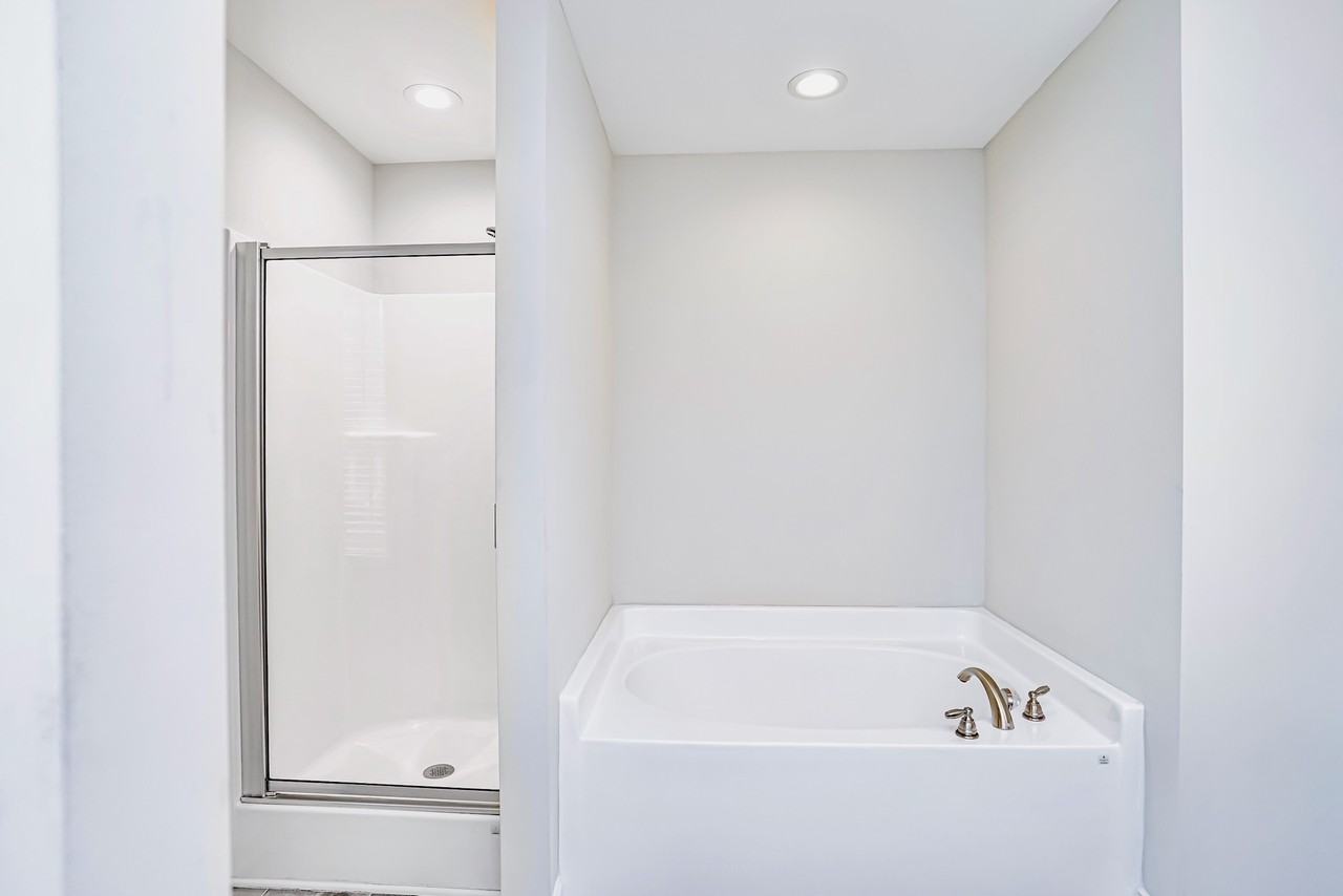 206 Snow St - Photo 3 of 17