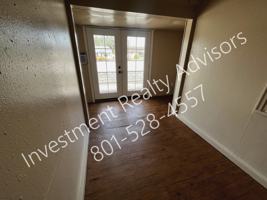 featured image of 585 N Main St #7B