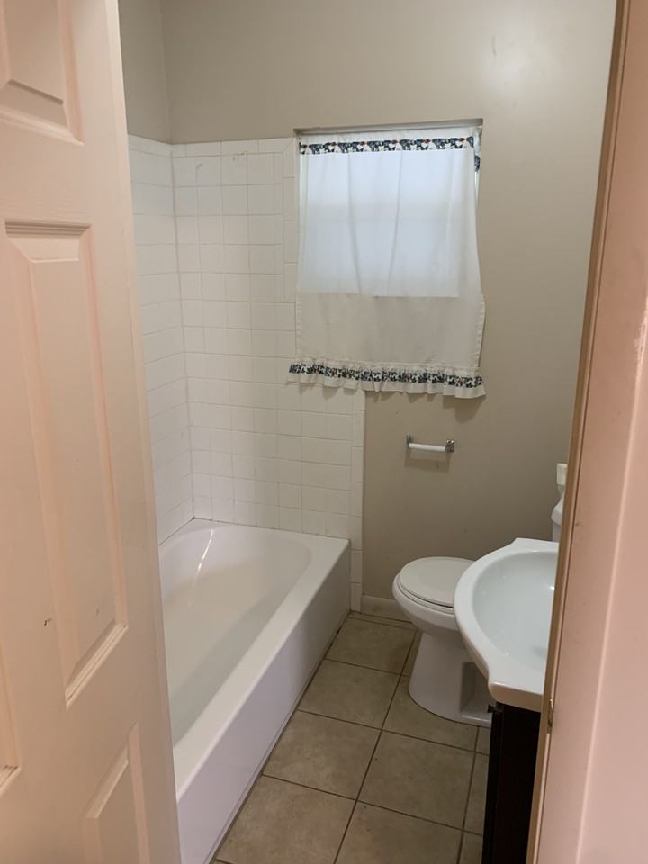 585 N Main St #11 - Photo 5 of 5