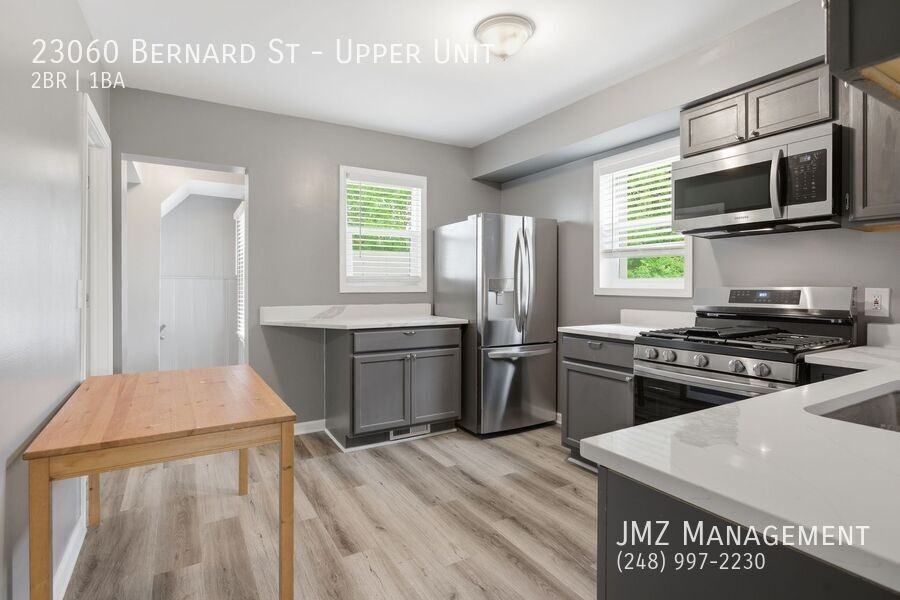 23060 Bernard St - Photo 3 of 40