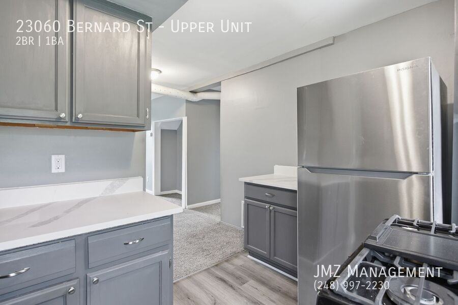 23060 Bernard St - Photo 5 of 40