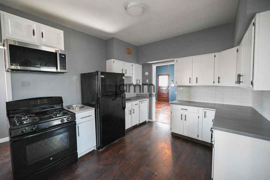 6616 Wakefield Ave Lowr - Photo 3 of 10