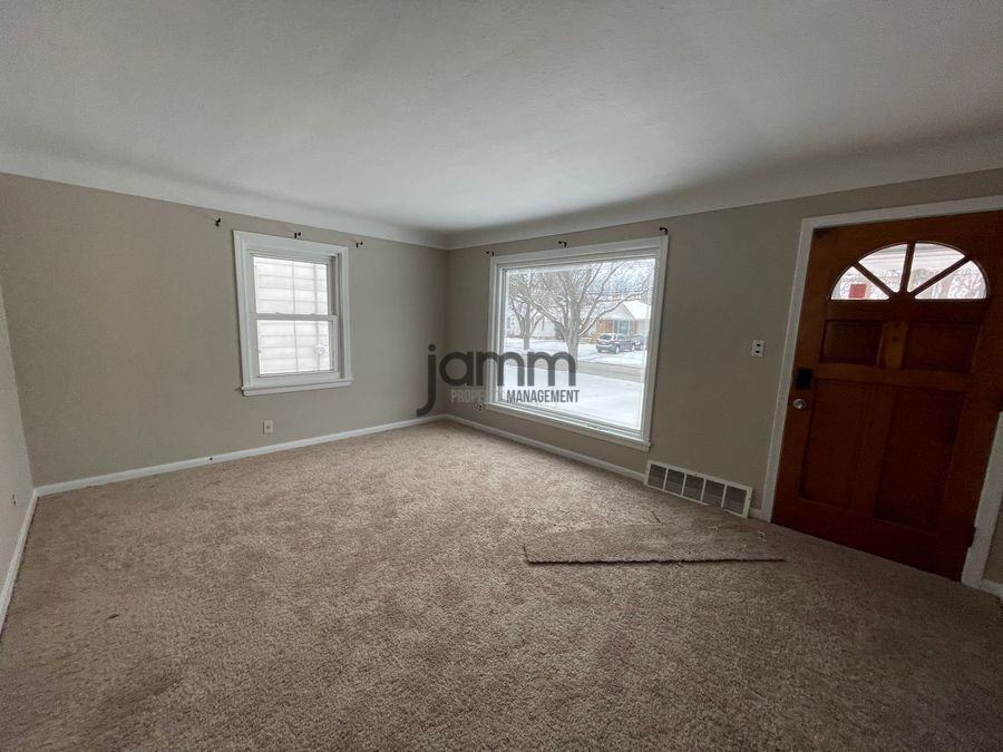6227 Traymore Ave - Photo 6 of 19