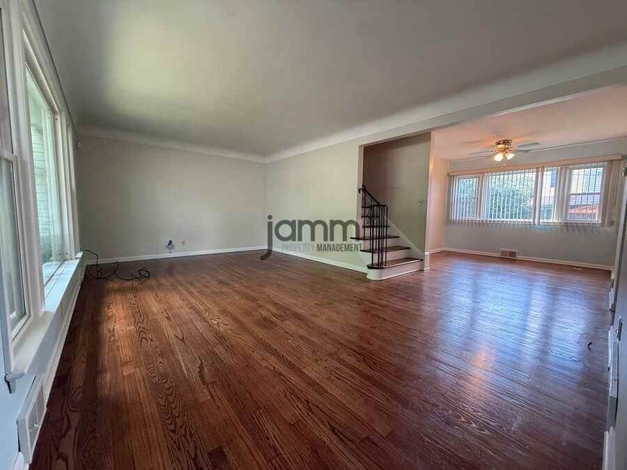 24113 E Silsby Rd - Photo 3 of 28