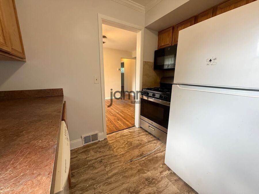 24113 E Silsby Rd - Photo 6 of 28