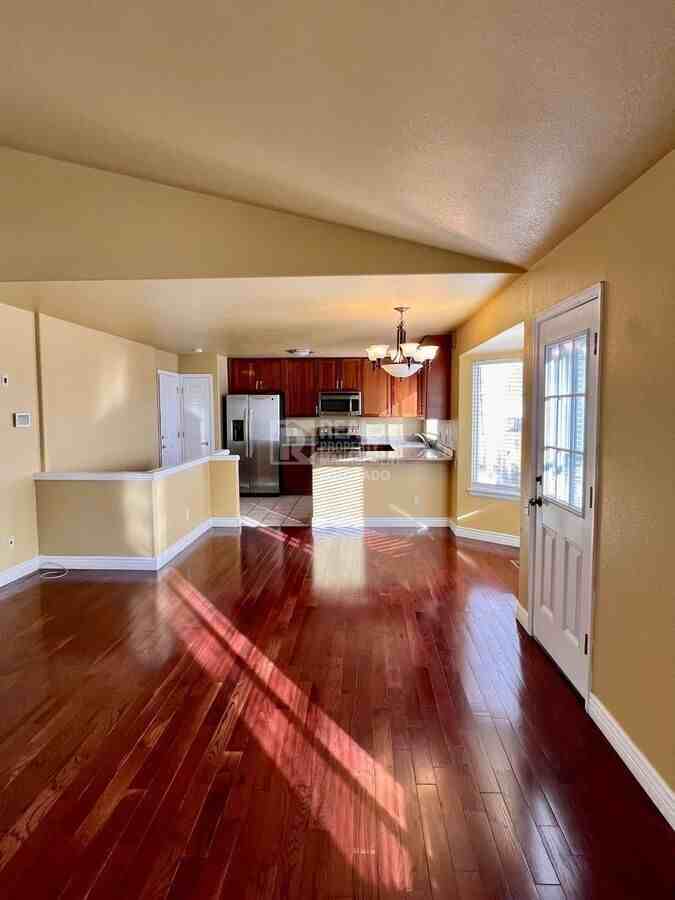 1408 Marigold Dr - Photo 4 of 23