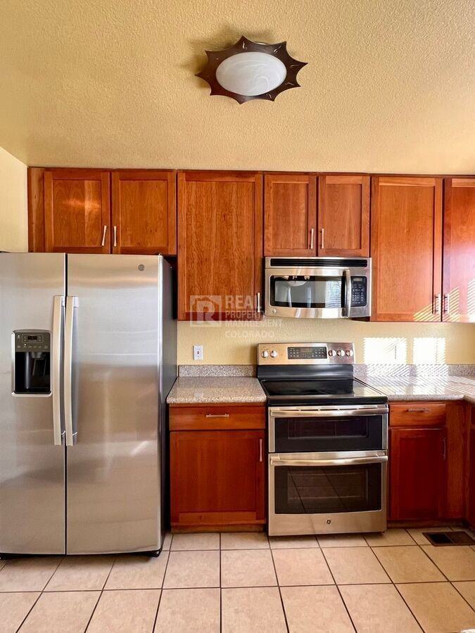1408 Marigold Dr - Photo 6 of 23
