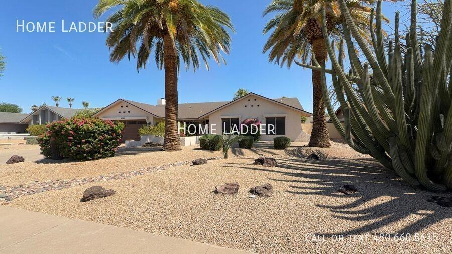 4362 E Ludlow Dr - Photo 2 of 30