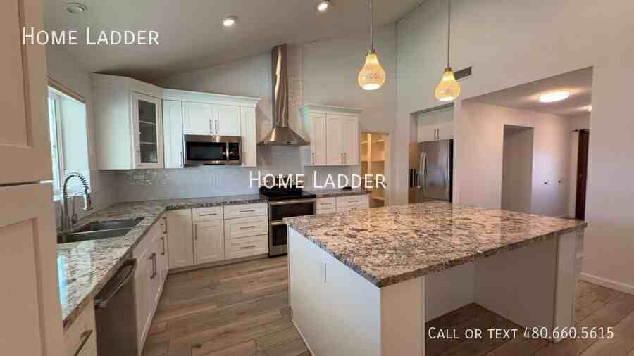 4362 E Ludlow Dr - Photo 5 of 30