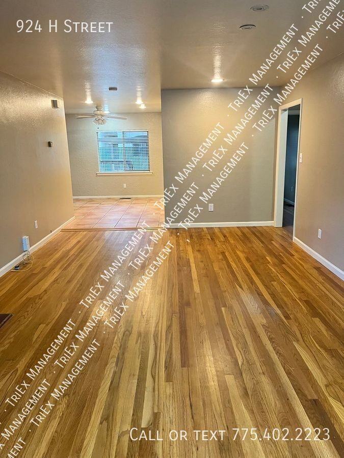 924 H St - Photo 7 of 25