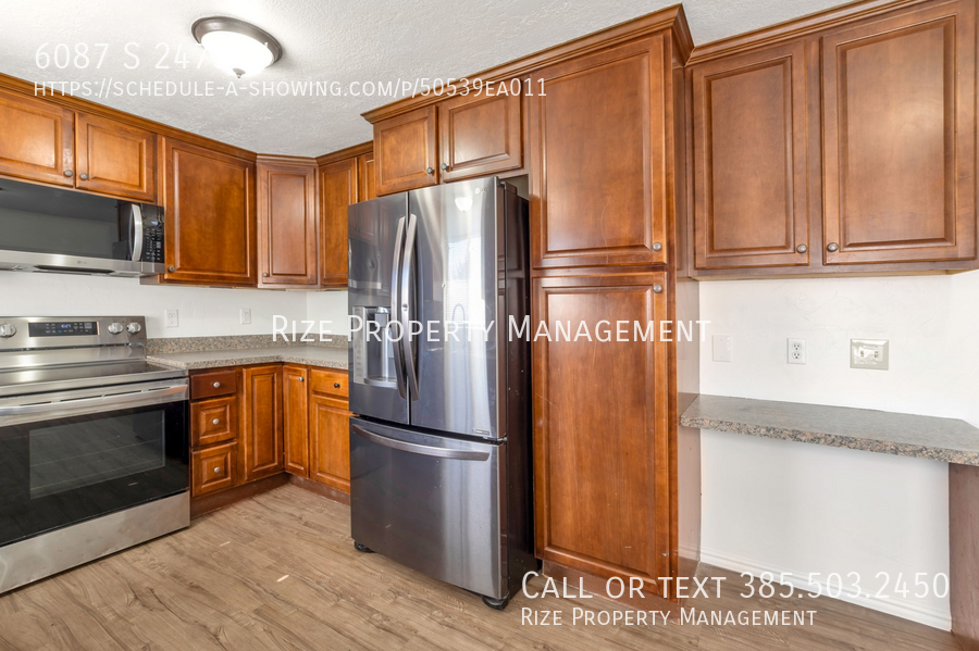 6087 S 2475 W - Photo 3 of 26