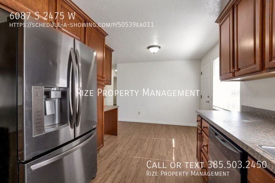 6087 S 2475 W - Photo 5 of 26
