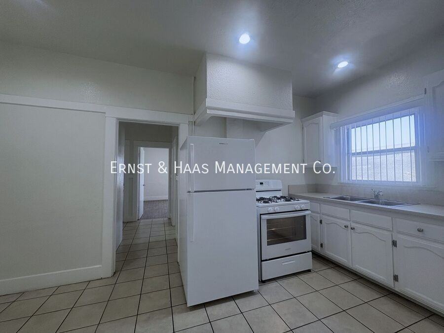 1249 Pine Ave - Photo 3 of 13