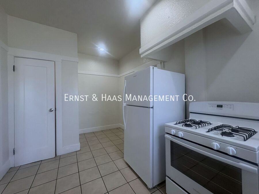 1249 Pine Ave - Photo 4 of 13