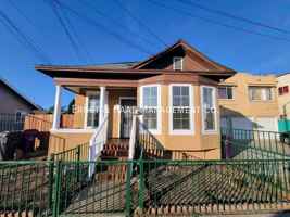 featured image of 1815 E 11th St