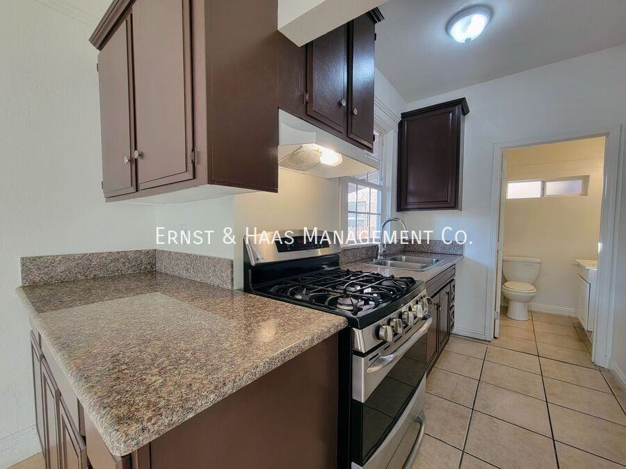 1815 E 11th St - Photo 3 of 17