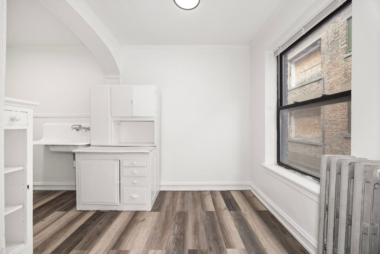 156 N Central Ave #405 - Photo 7 of 24
