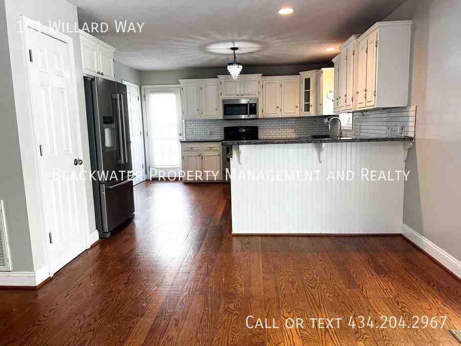 101 Willard Way - Photo 4 of 15