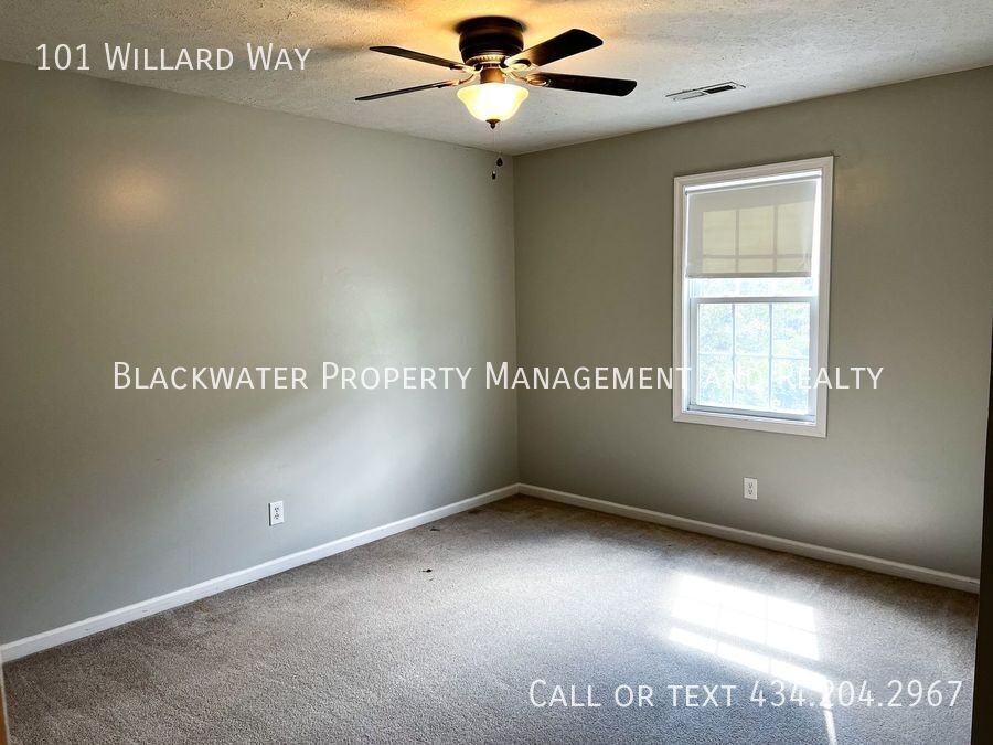 101 Willard Way - Photo 6 of 15