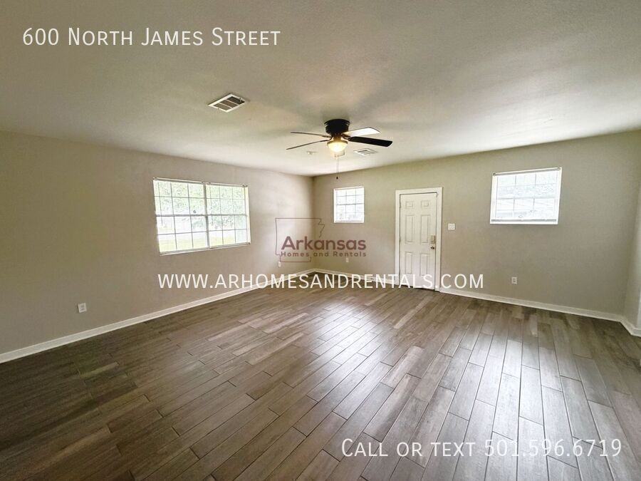 600 N James St - Photo 2 of 15