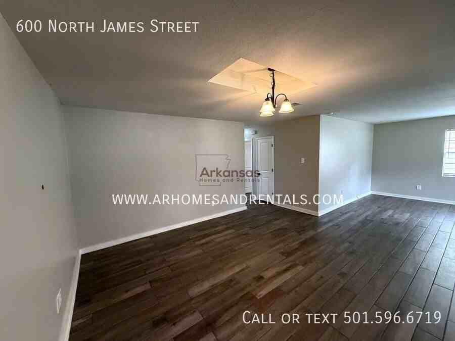 600 N James St - Photo 7 of 15