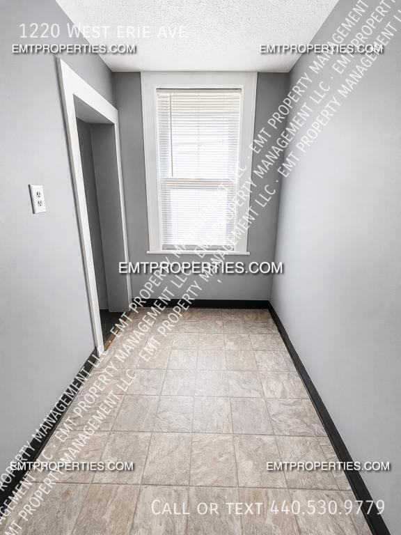 1220 W Erie Ave - Photo 5 of 8