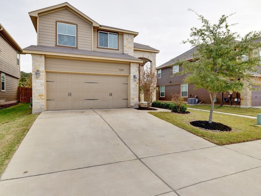 9205 Sweetgum Dr - Photo 3 of 31