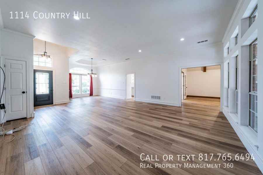 1114 Countryhill Dr - Photo 6 of 26