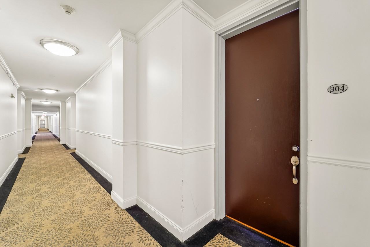 111 Glenwood Avenue - Photo 4 of 17