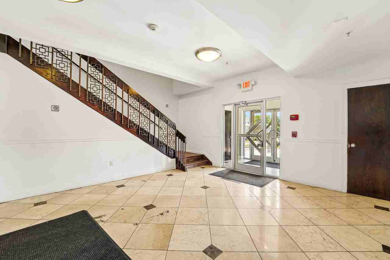 111 Glenwood Avenue - Photo 5 of 17