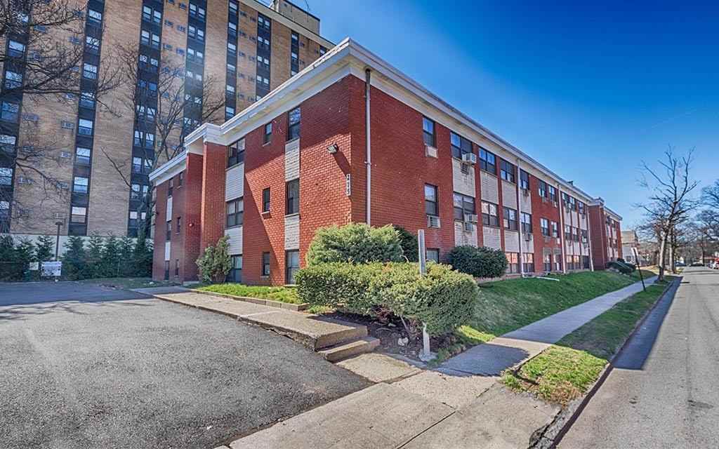 275 S Harrison Street - Photo 2 of 4