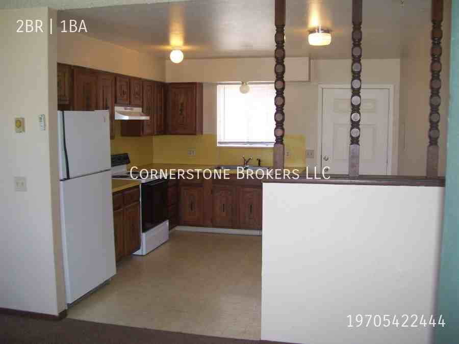 238 Applewood St - Photo 2 of 5