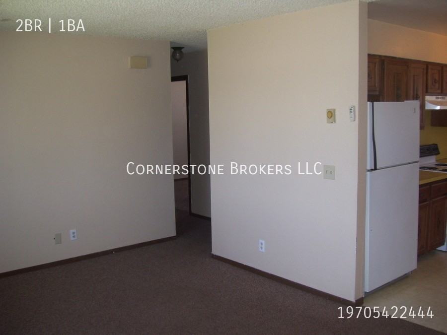 238 Applewood St - Photo 3 of 5