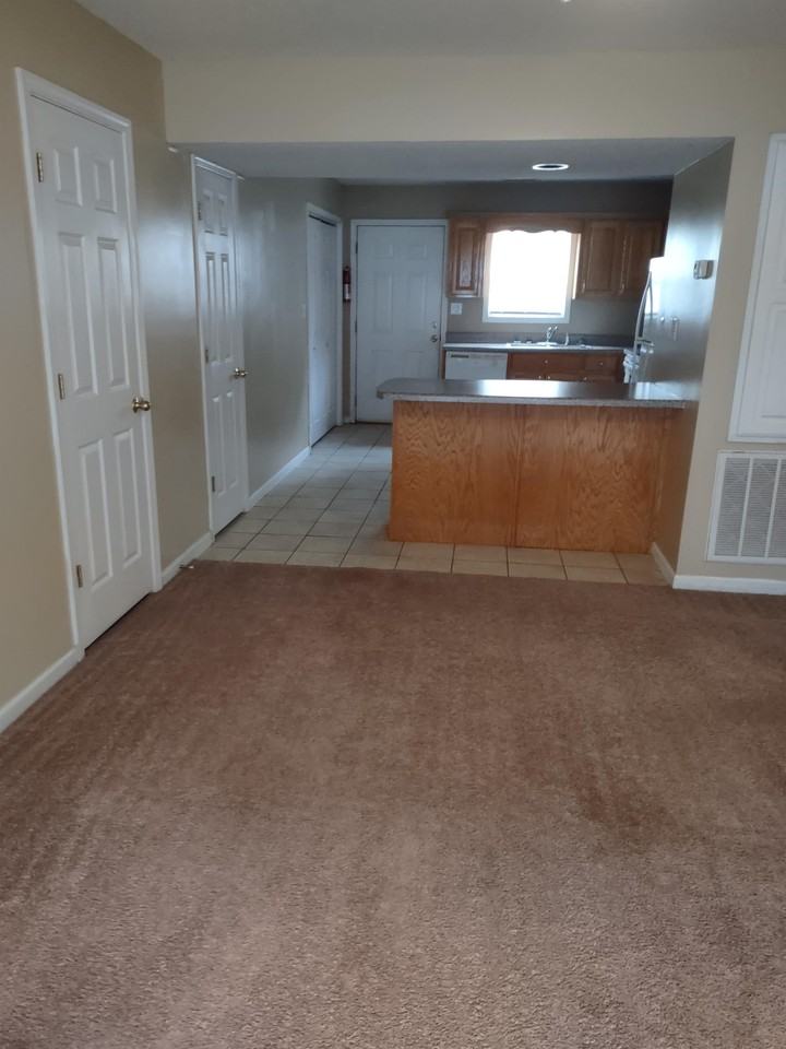 Veranda - Photo 2 of 12
